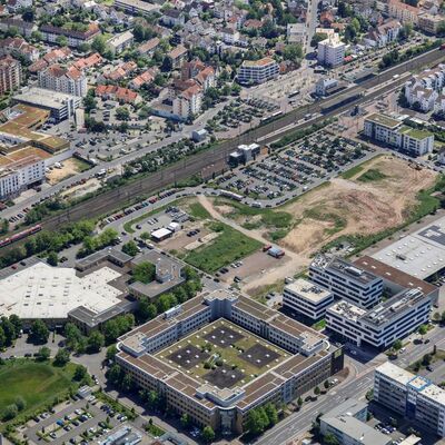 Auf der Brachfl�che in zentraler verkehrsg�nstiger Lage nahe dem Bahnhof soll der Advancis-Campus weiterentwickelt werden. Der Bebauungsplan liegt jetzt der Stadtverordnetenversammlung zur Abstimmung vor.