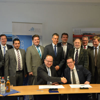 Unterzeichnung der Kooperationsvereinbarung zwischen dem Kreis Offenbach und der Frankfurt University of Applied Sciences
